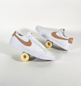 NIKE NIKE SB ZOOM BLAZER LOW WHITE/LT COGNAC-WHITE