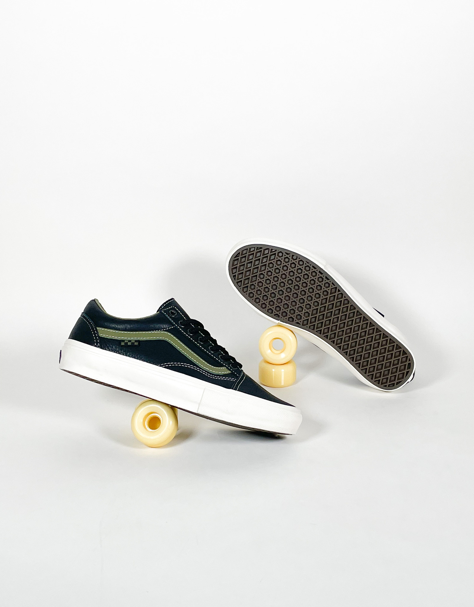 VANS OLD SKOOL BUTTER LEATHER - BLACK/GREEN KINGSWELL - Los Feliz