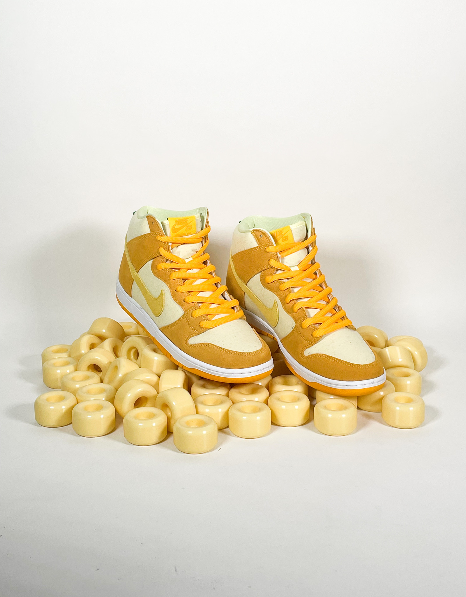 NIKE NIKE SB DUNK HIGH PRO UNIVERSITY GOLD/VIVID SULFUR-CITRON TIN