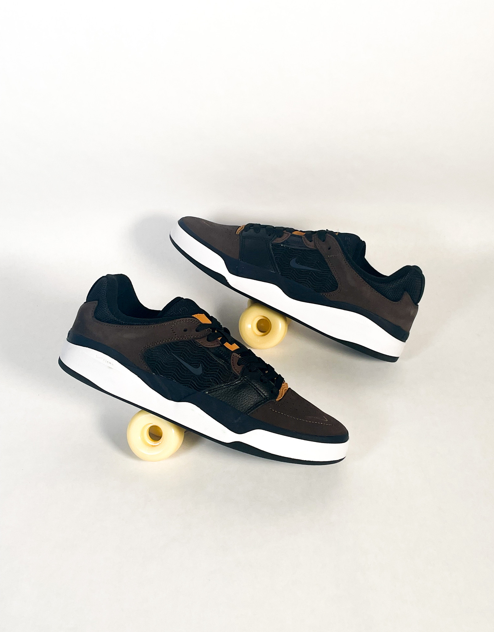 NIKE SB ISHOD BAROQUE BROWN/OBSIDIAN-BLACK - KINGSWELL - Feliz