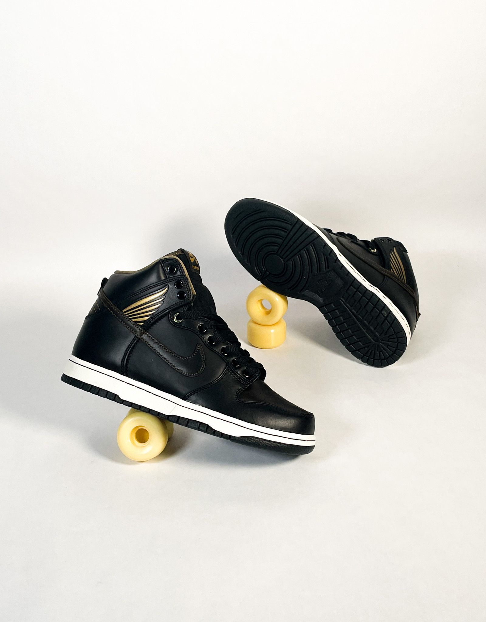 NIKE SB DUNK HIGH OG QS BLACK/BLACK-METALLIC GOLD