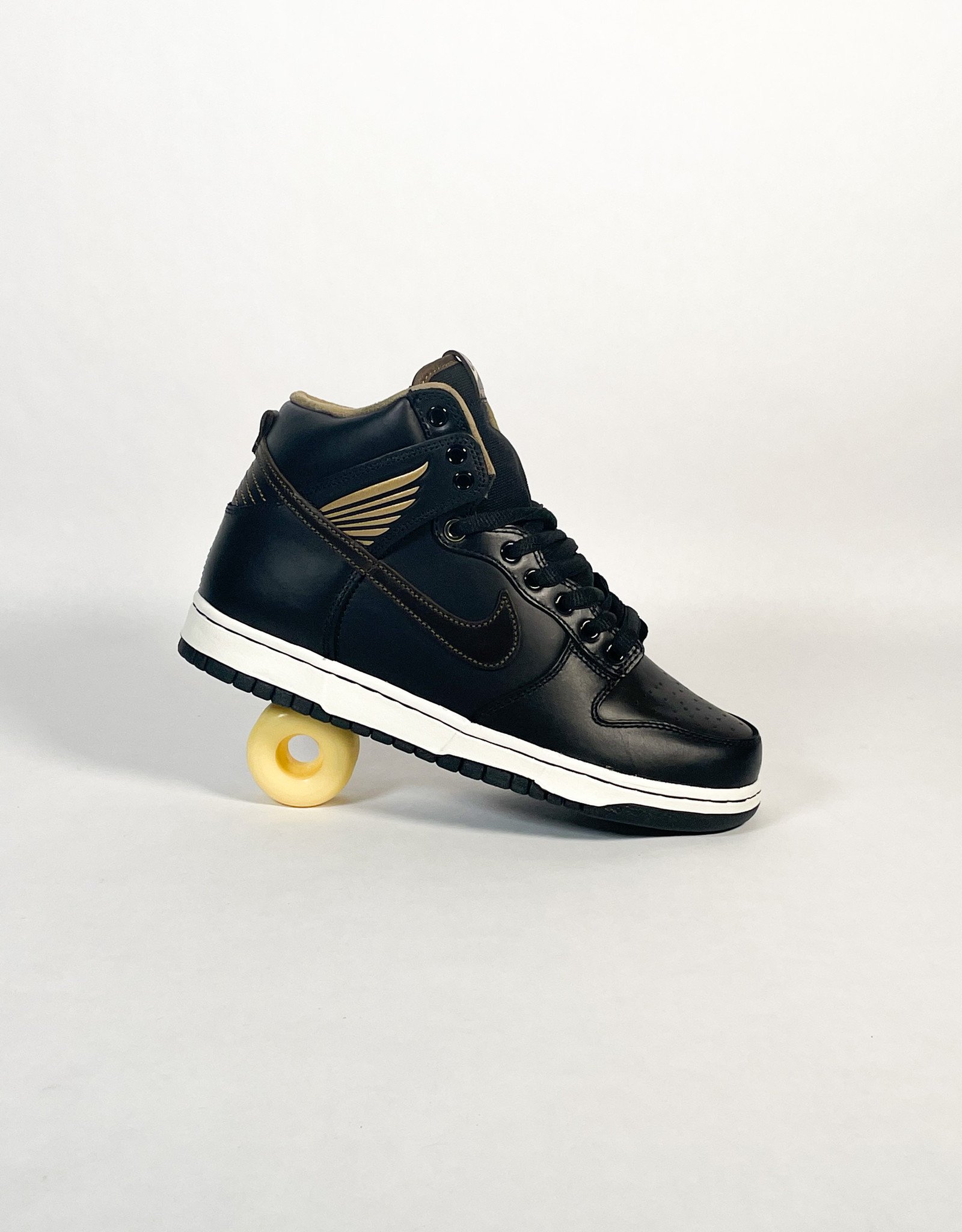 NIKE NIKE SB DUNK HIGH OG QS BLACK/BLACK-METALLIC GOLD