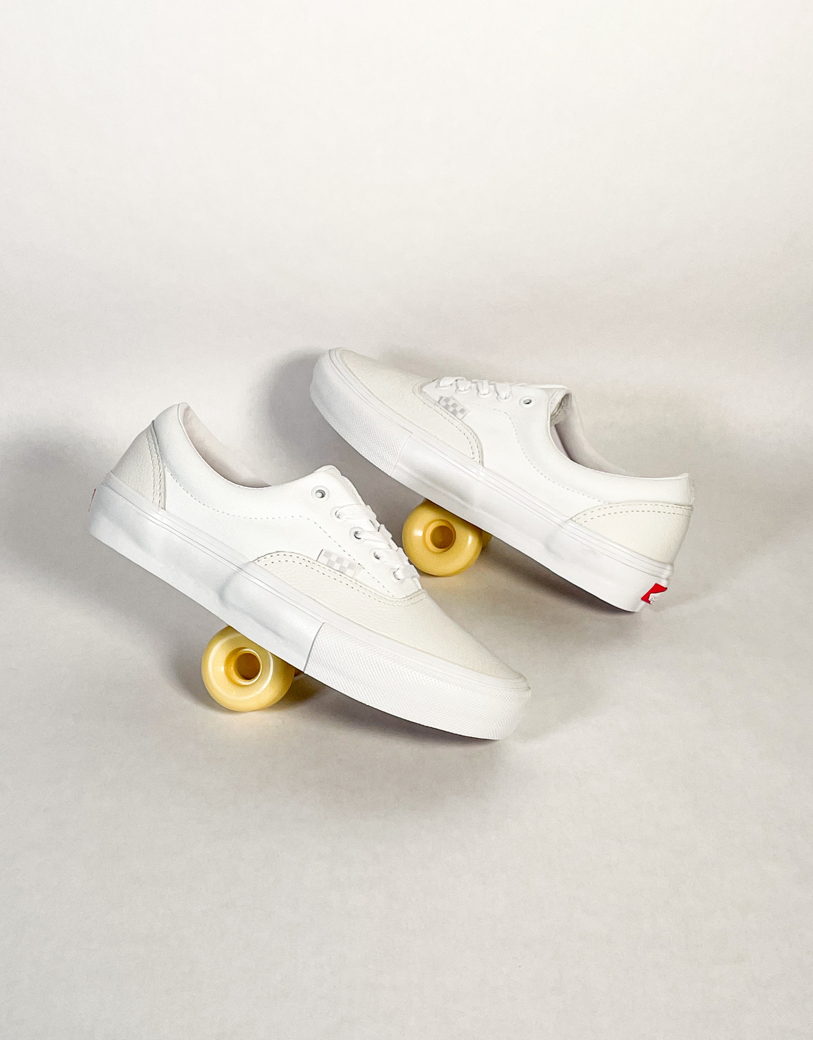 VANS SKATE - WHITE/WHITE - KINGSWELL - Feliz