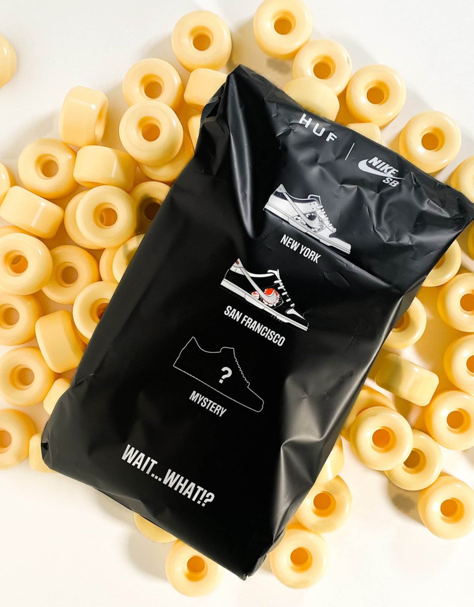 NIKE NIKE SB 'HUF' DUNK LOW OG QS MYSTERY SHOE