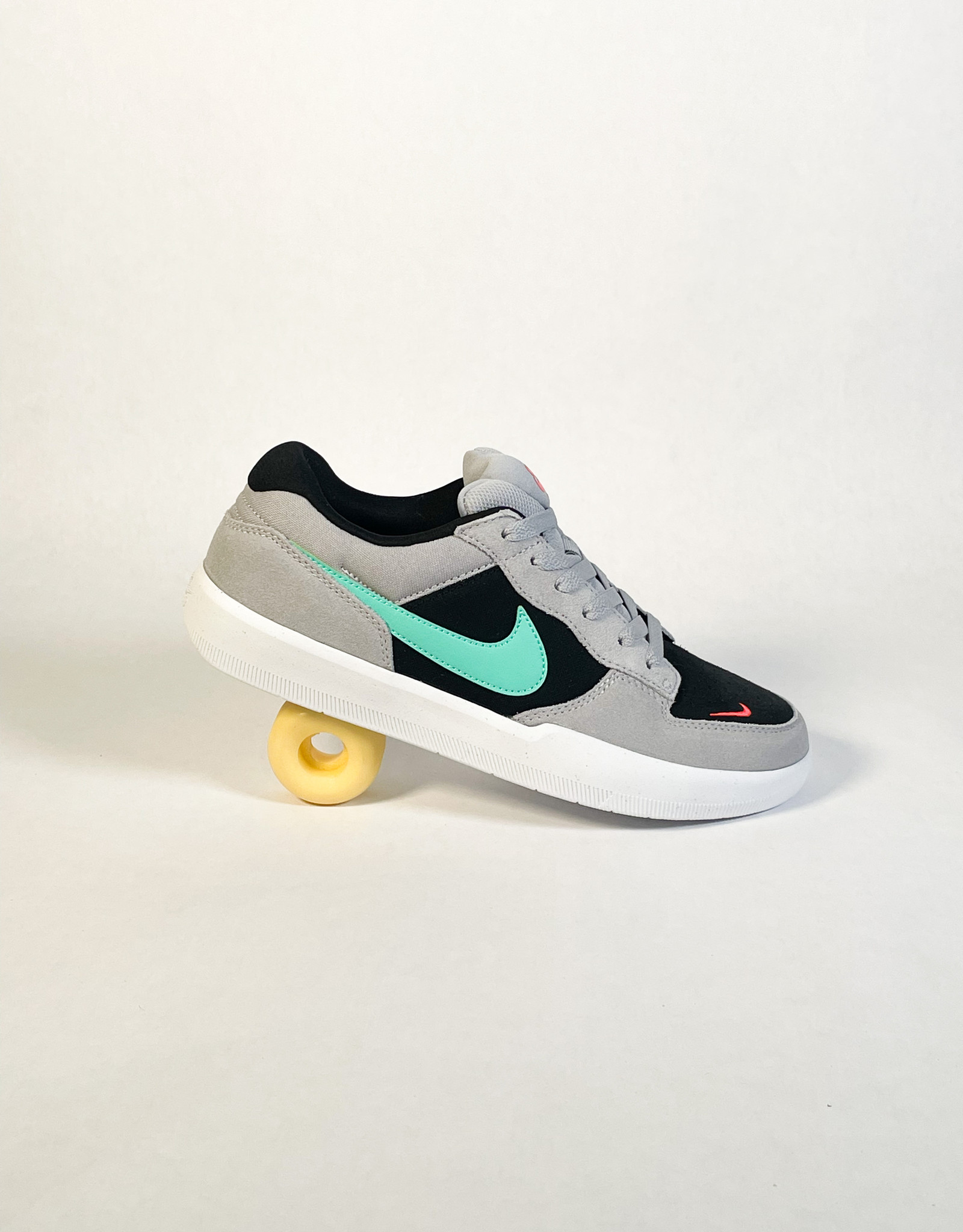 NIKE NIKE SB FORCE 58 WOLF GREY/LIGHT MENTA-BLACK-WOLF GREY