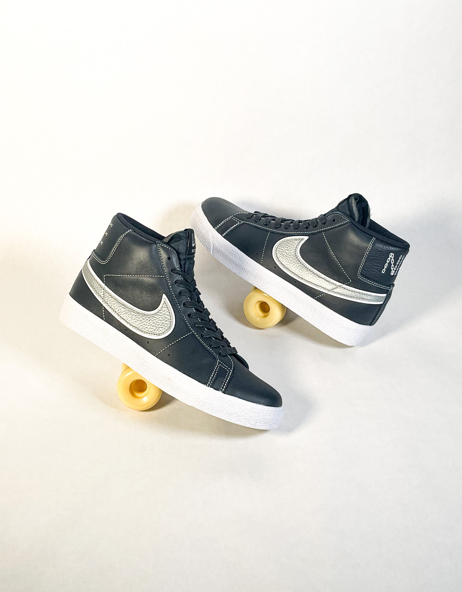 NIKE NIKE SB ZOOM BLAZER MID X MASON SILVA BLACKENED BLUE/WOLF  GREY-BLACKENED BLUE