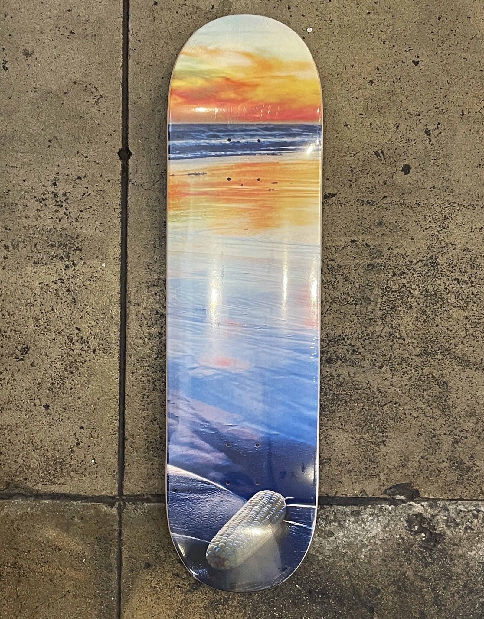 LESS THAN LOCAL LESS THAN LOCAL HOLLYWOOD HOOSIER DECK - 8.5