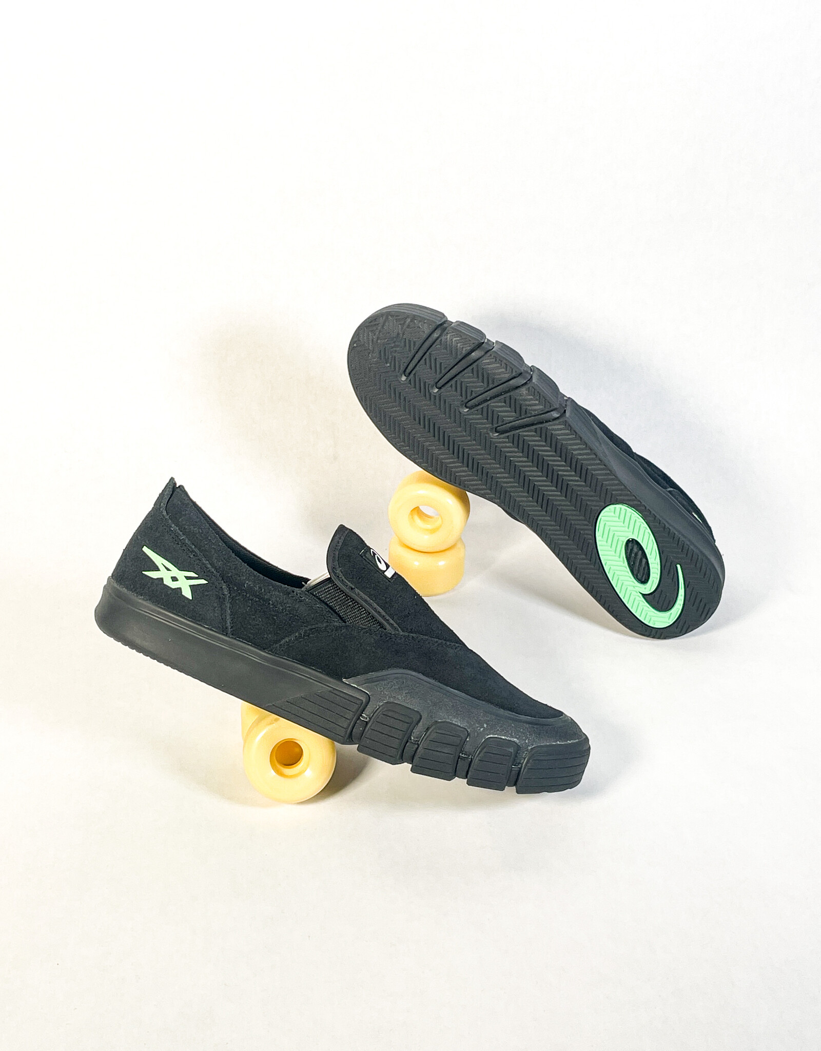 ASICS SKATE GEL FLEXKEE SLIP-ON BLACK/TOURMALINE