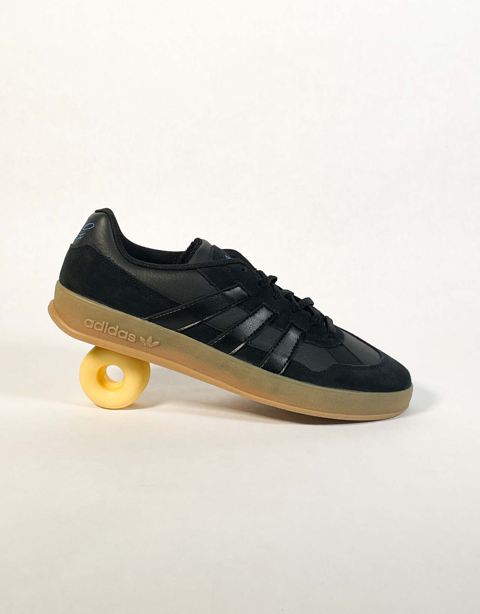 Aloha♡ ADIDAS ALOHA SUPER CORE BLACK/CARBON/ BLUEBIRD - KINGSWELL