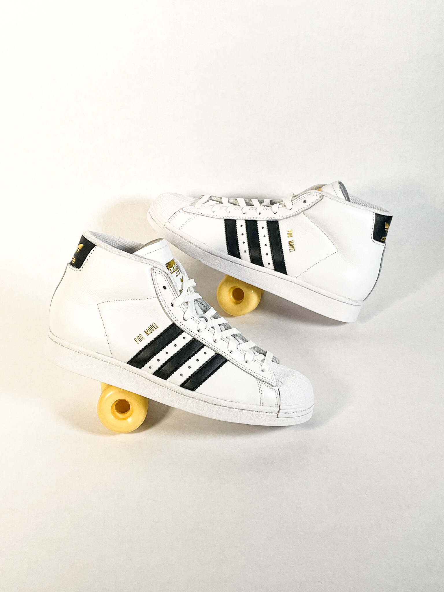 ADIDAS PRO MODEL ADV (WHITE/CORE BLACK/GOLD METALLIC