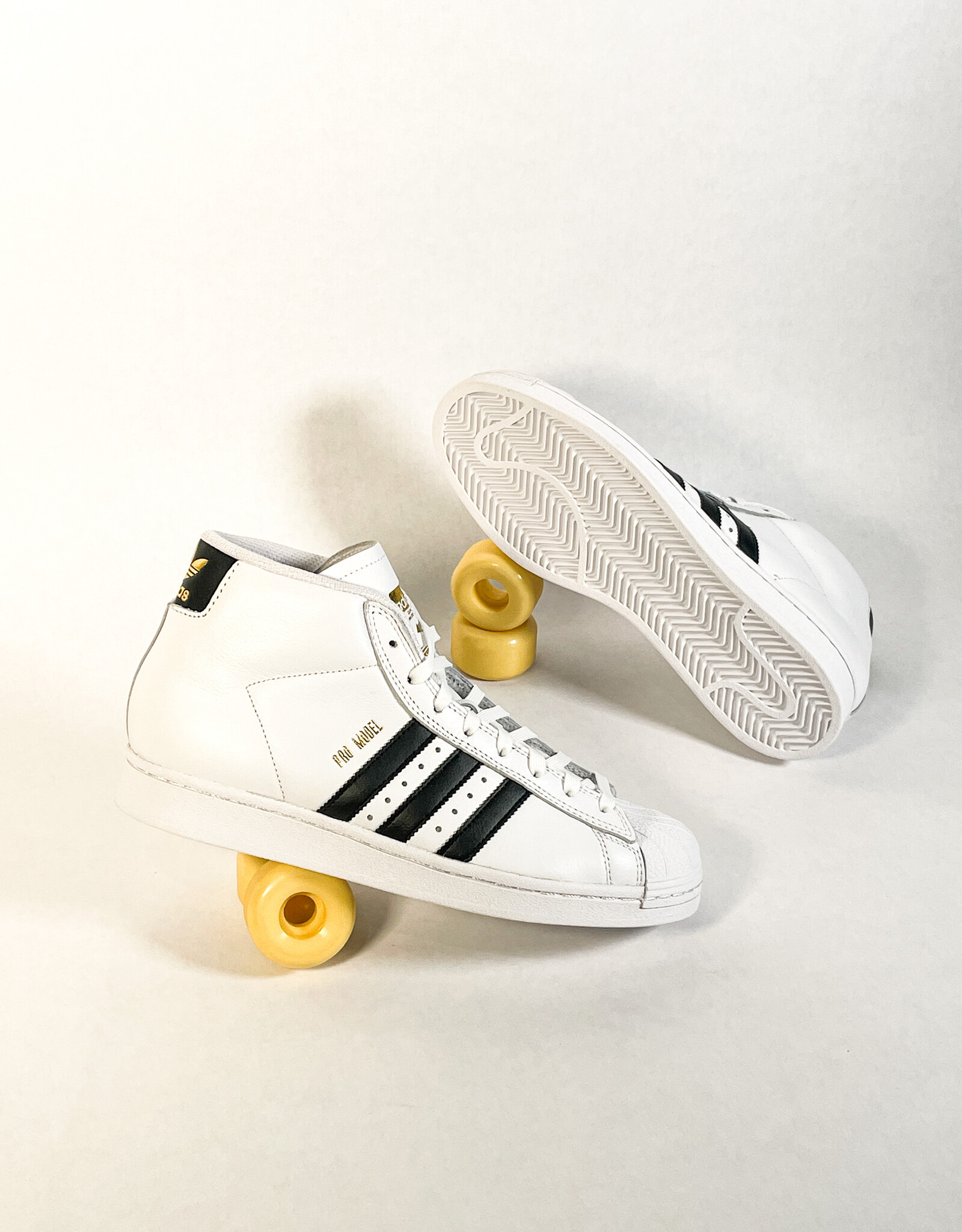 ADIDAS PRO MODEL ADV - WHITE/CORE BLACK/GOLD METALLIC
