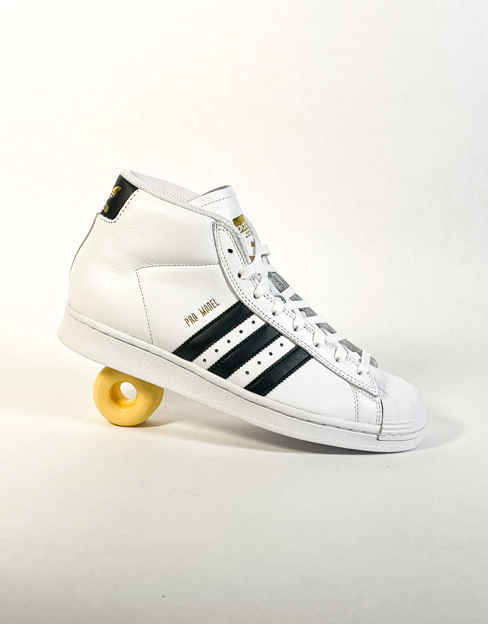 ADIDAS PRO MODEL ADV - WHITE/CORE BLACK/GOLD METALLIC
