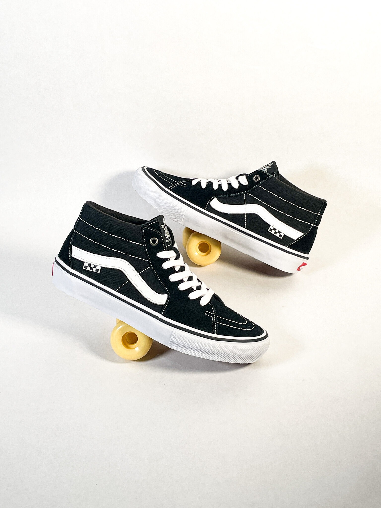 VANS MN SKATE GROSSO MID BLACK/WHITE - KINGSWELL - Los Feliz