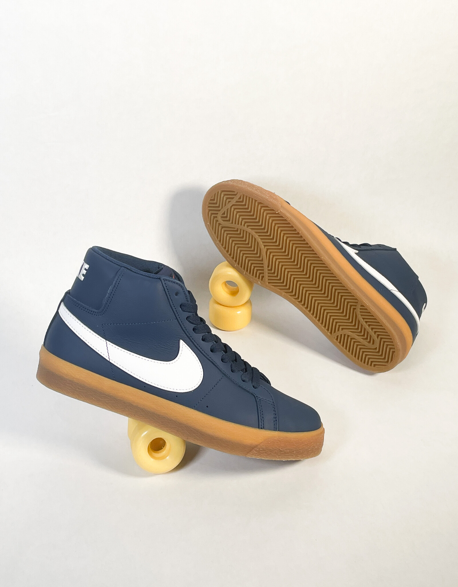 NIKE SB ZOOM BLAZER MID NAVY/WHITE-NAVY-GUM LIGHT BROWN