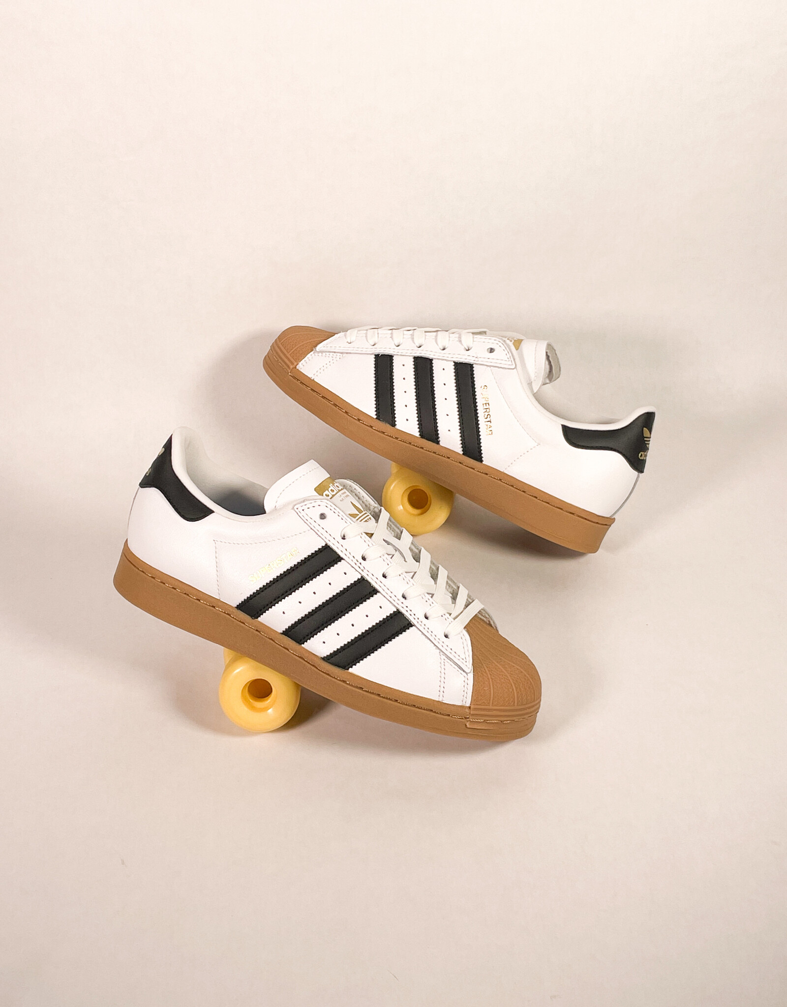 ADIDAS SUPERSTAR ADV FTWWHT/CBLAC/GUM