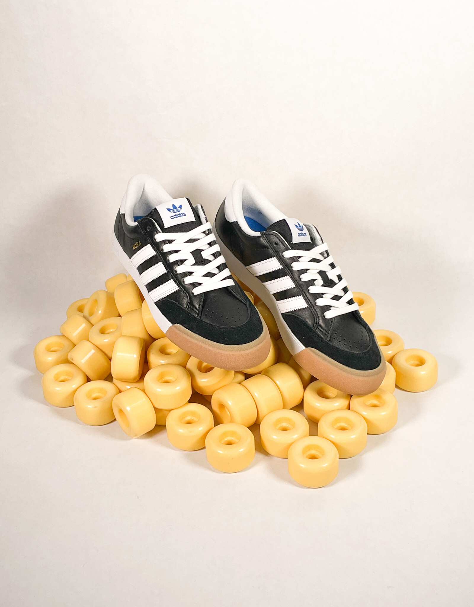 ADIDAS NORA CBLACK/FTWWH/BLUEB