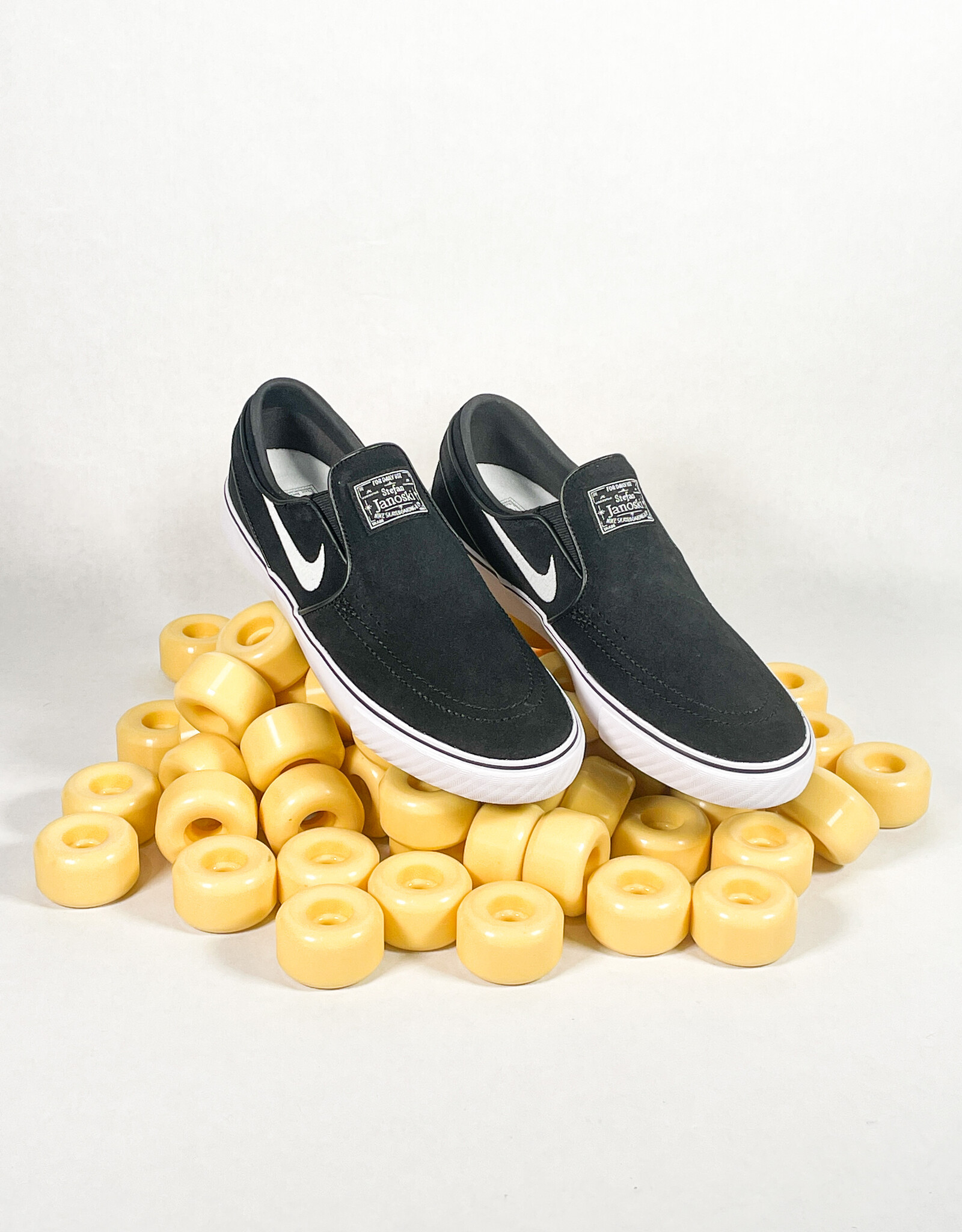 NIKE SB JANOSKI+ SLIP BLACK/WHITE-BLACK-BLACK