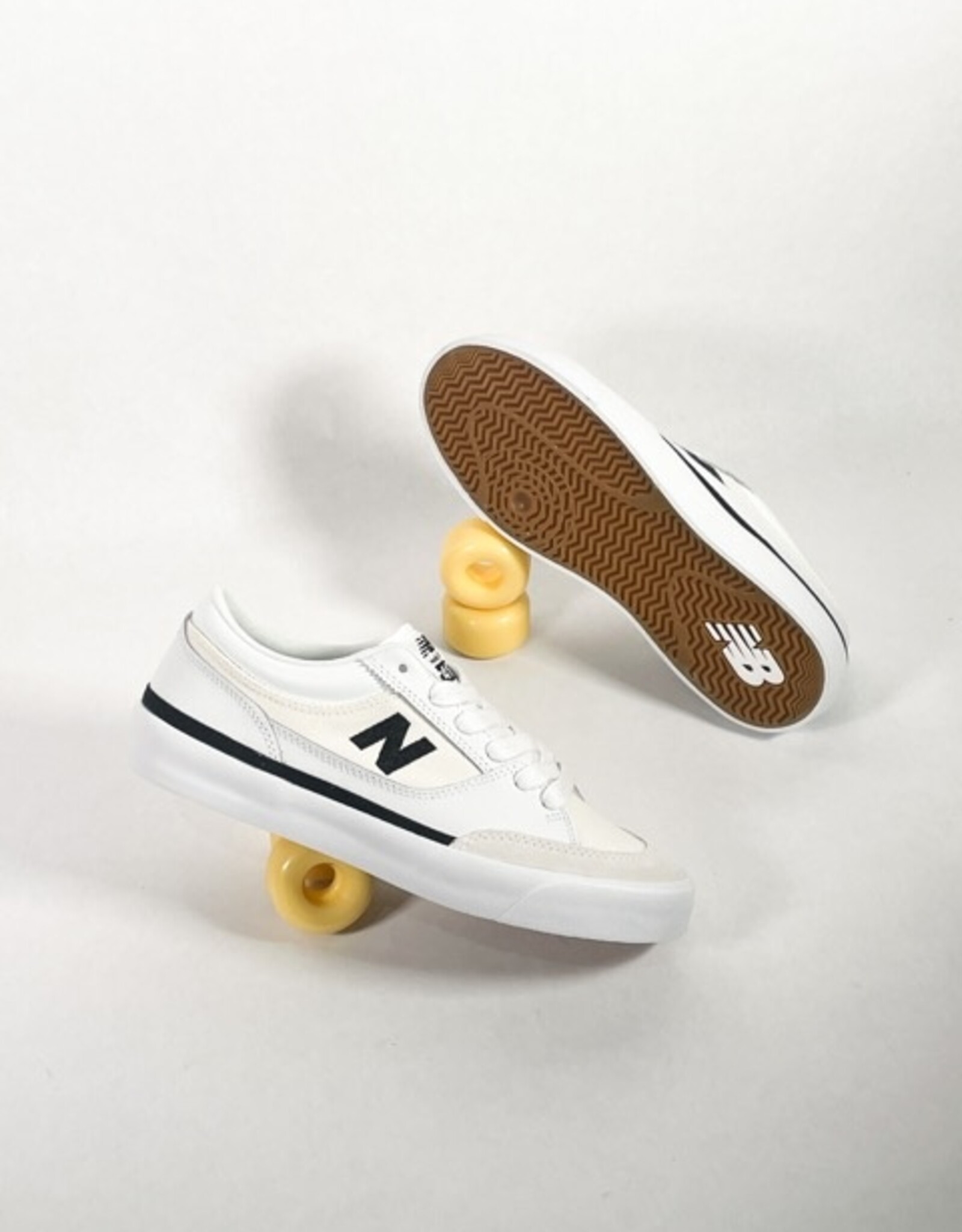 NEW BALANCE NUMERIC NB NUMERIC 417 FRANKY VILLANI LOW - WHITE/BLACK
