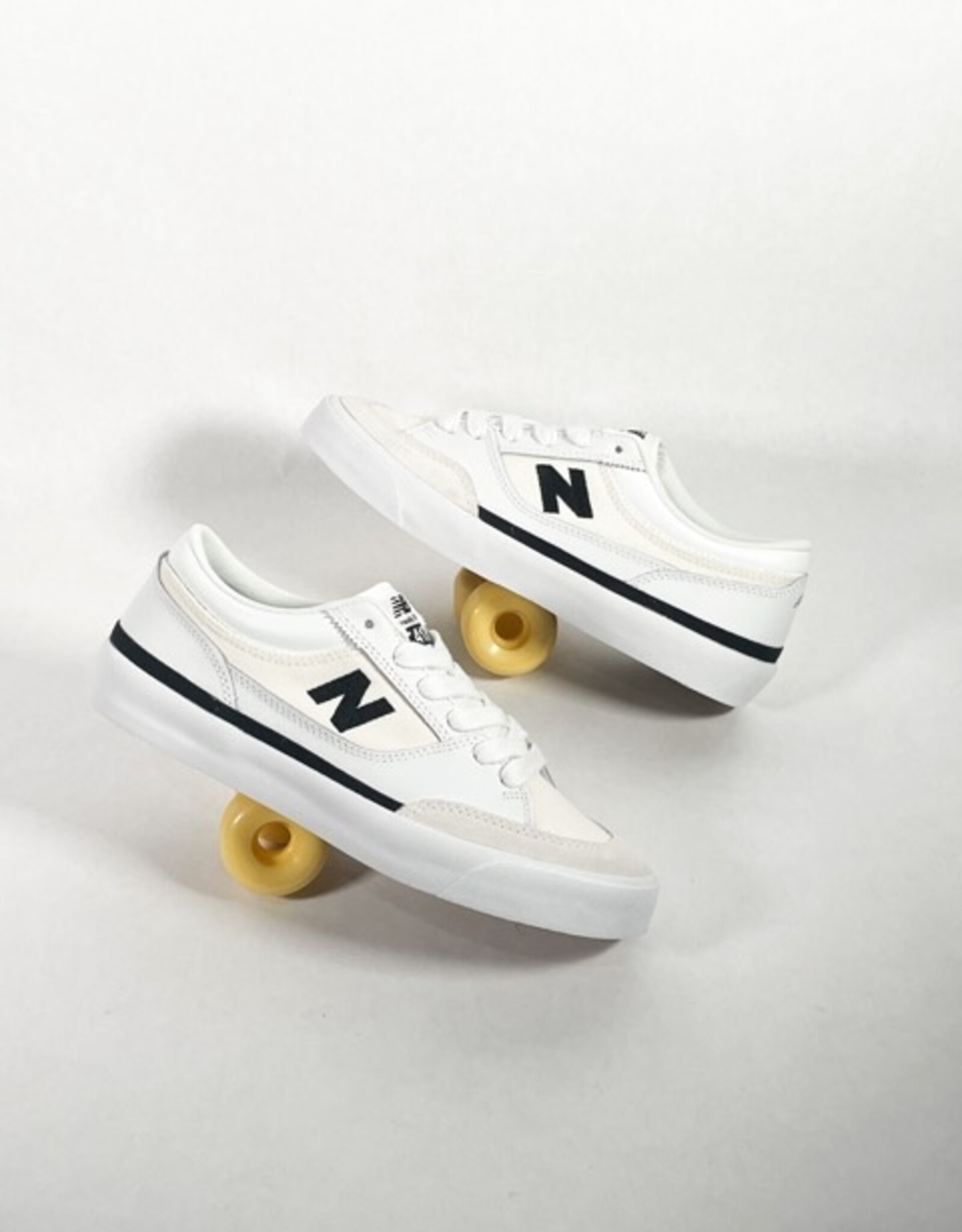 NEW BALANCE NUMERIC NB NUMERIC 417 FRANKY VILLANI LOW - WHITE/BLACK