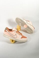 NIKE NIKE SB DUNK LOW PRO PREMIUM AMBER BROWN/GUAVA ICE-CRIMSON TINT-HEMP