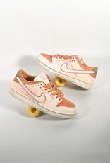 NIKE NIKE SB DUNK LOW PRO PREMIUM AMBER BROWN/GUAVA ICE-CRIMSON TINT-HEMP