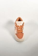 NIKE NIKE SB DUNK LOW PRO PREMIUM AMBER BROWN/GUAVA ICE-CRIMSON TINT-HEMP