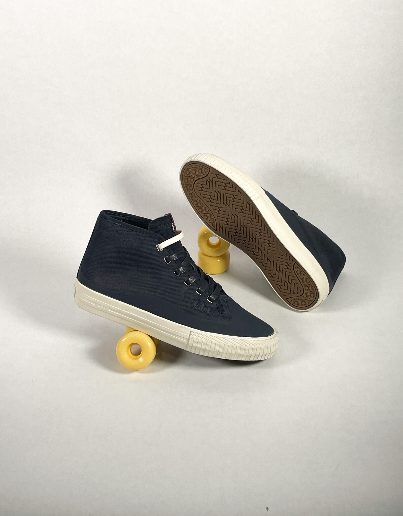 GLOBE GLOBE GILLETTE MID - INK CORDED SUEDE