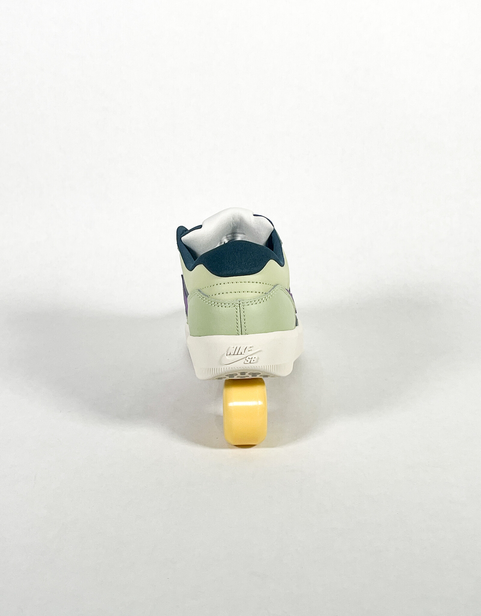 NIKE SB FORCE 58 PREMIUM - OLIVE AURA/BLACK RASPBERRY-ARMORY NAVY