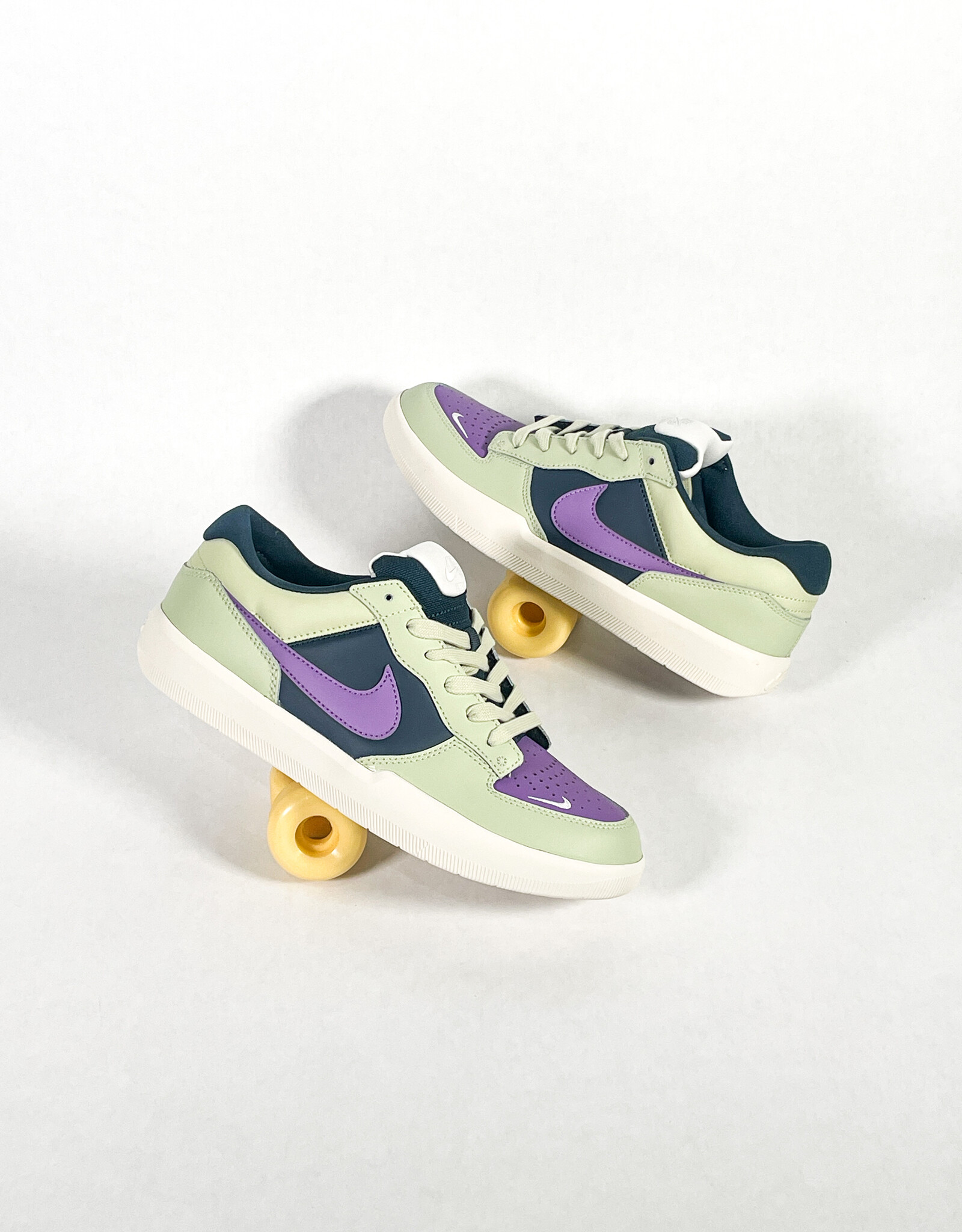 NIKE SB FORCE 58 PREMIUM - OLIVE AURA/BLACK RASPBERRY-ARMORY NAVY