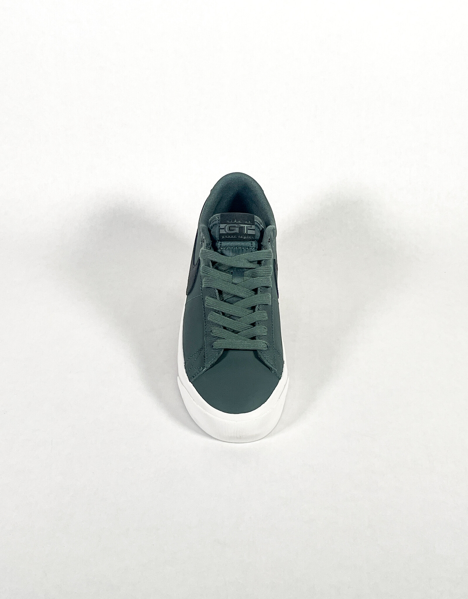 NIKE SB BLAZER LOW PRO GT - VINTAGE GREEN/BLACK-VINTAGE GREEN