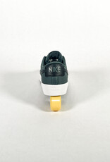 NIKE SB BLAZER LOW PRO GT - VINTAGE GREEN/BLACK-VINTAGE GREEN