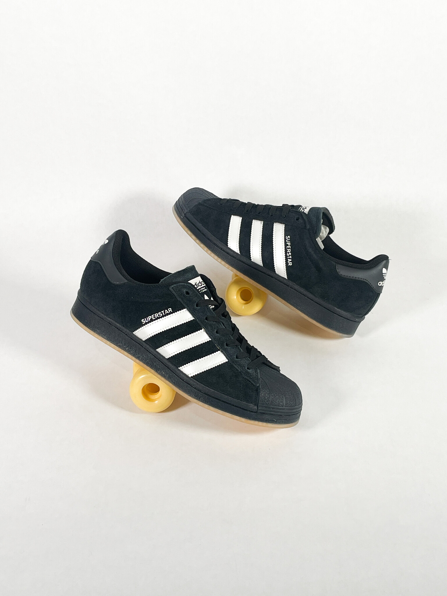ADIDAS スハスタ ウィンテシ シュス JH57090 FTWWHTCBLACKCREWHT Adidas Originals Star Wars Superstar Vin Death Star Sneakers