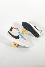 NIKE NIKE SB ZOOM BLAZER MID ELECTRIC PHANTOM/BLACK-MONARCH-SUMMIT WHITE
