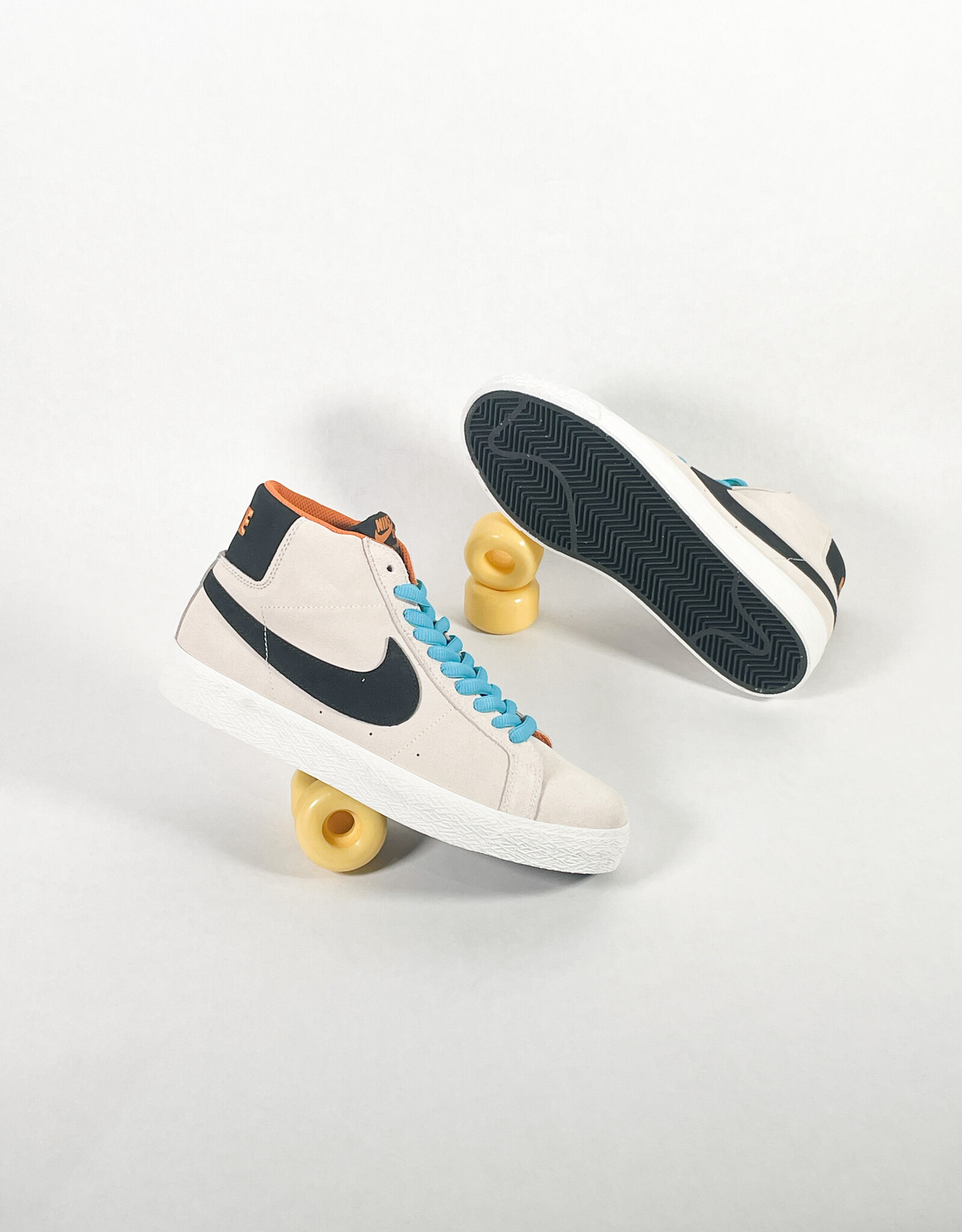NIKE NIKE SB ZOOM BLAZER MID ELECTRIC PHANTOM/BLACK-MONARCH-SUMMIT WHITE