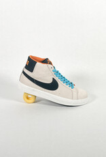 NIKE NIKE SB ZOOM BLAZER MID ELECTRIC PHANTOM/BLACK-MONARCH-SUMMIT WHITE