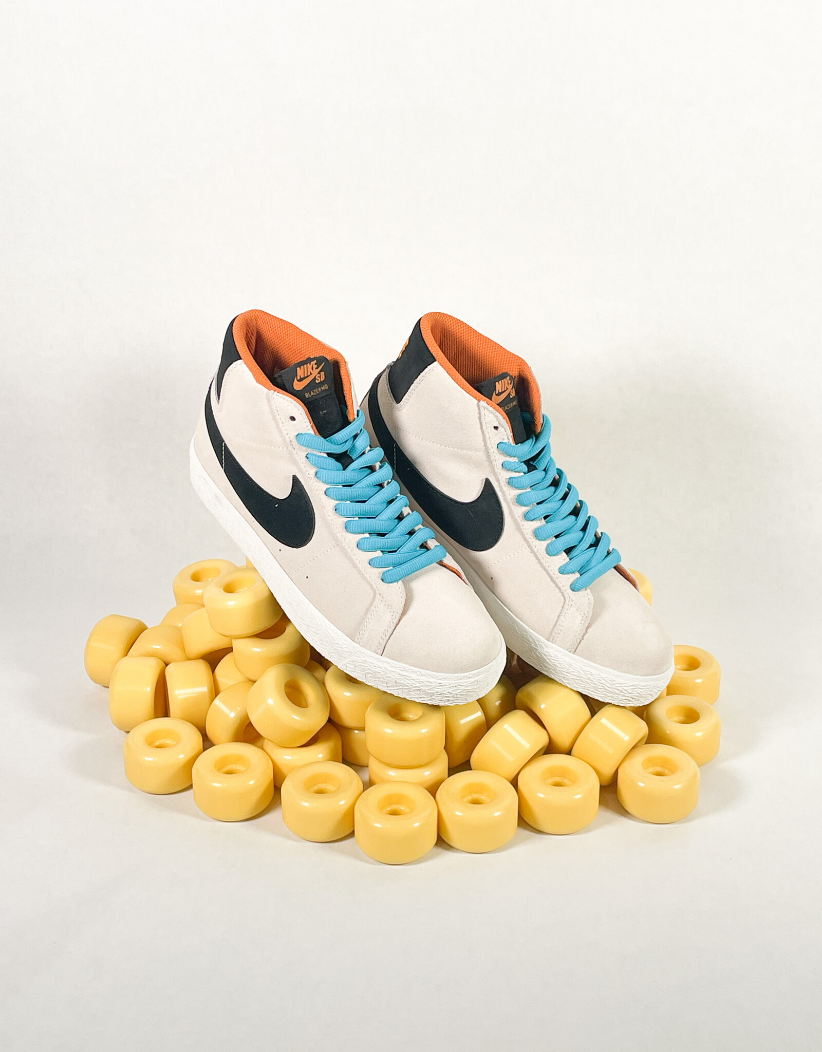 NIKE NIKE SB ZOOM BLAZER MID ELECTRIC PHANTOM/BLACK-MONARCH-SUMMIT WHITE