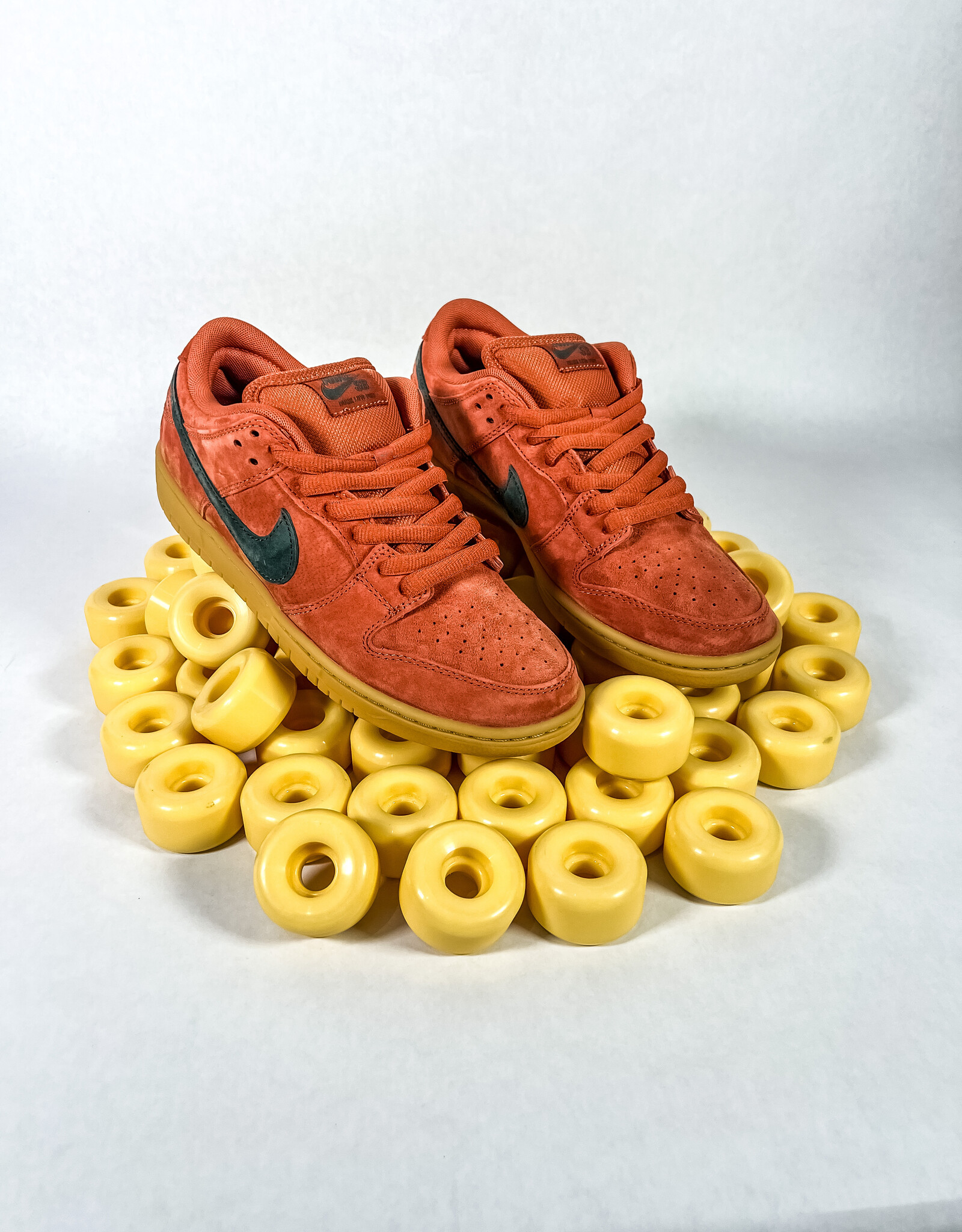 NIKE SB DUNK LOW PRO BURNT SUNRISE/VINTAGE GREEN - KINGSWELL