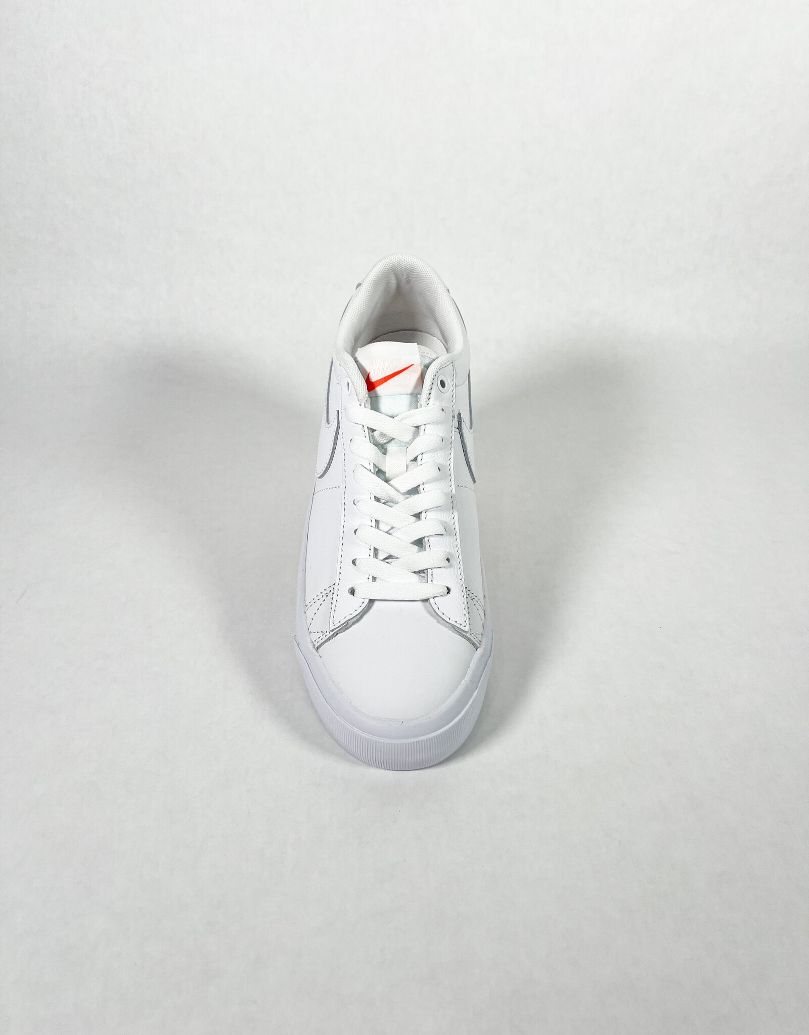 NIKE SB ZOOM BLAZER LOW PRO GT ISO - WHITE/WHITE/WHITE