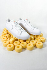 NIKE NIKE SB ZOOM BLAZER LOW PRO GT ISO - WHITE/WHITE/WHITE