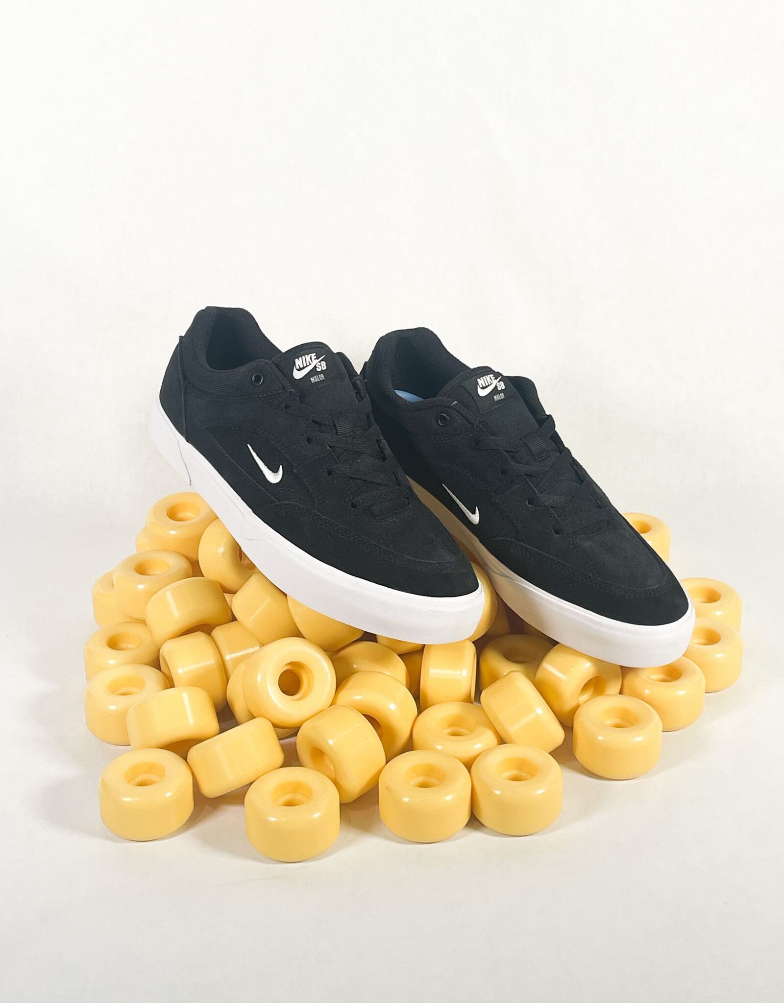 ★NIKE★大人気★SB MALOR★追跡可 NIKE SB MALOR BLACK/WHITE-BLACK-WHITE - KINGSWELL - Los Feliz
