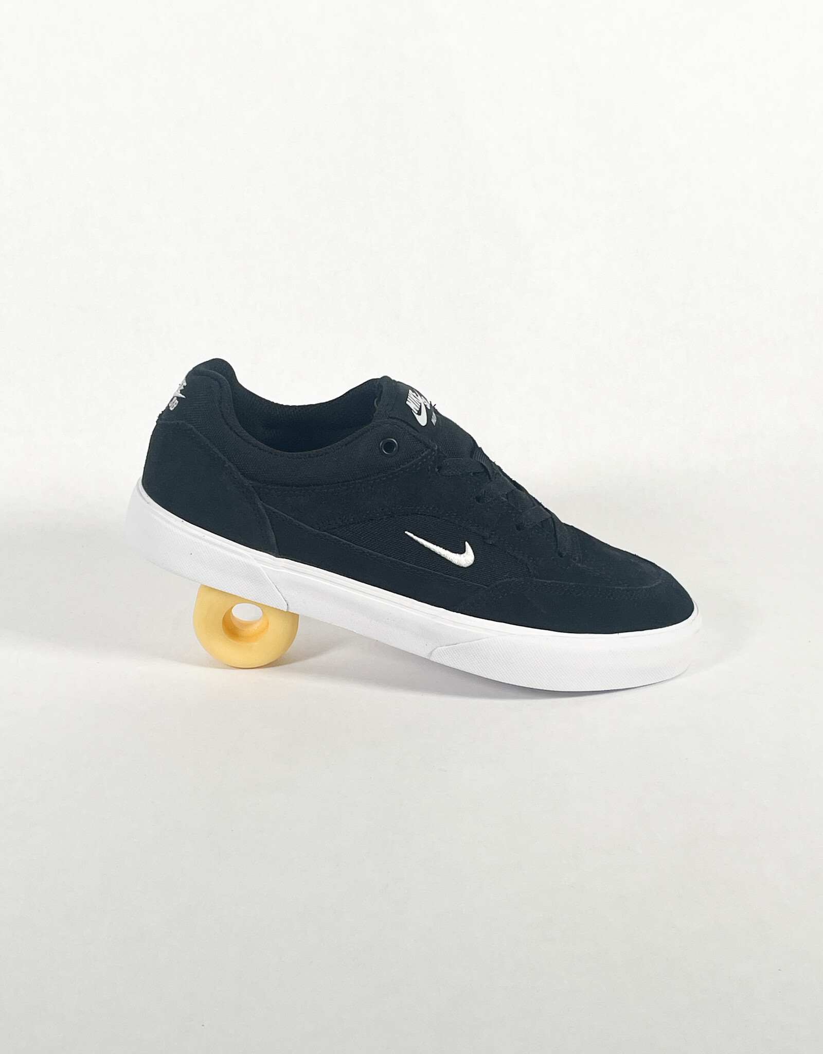 Nike sb small logo discount