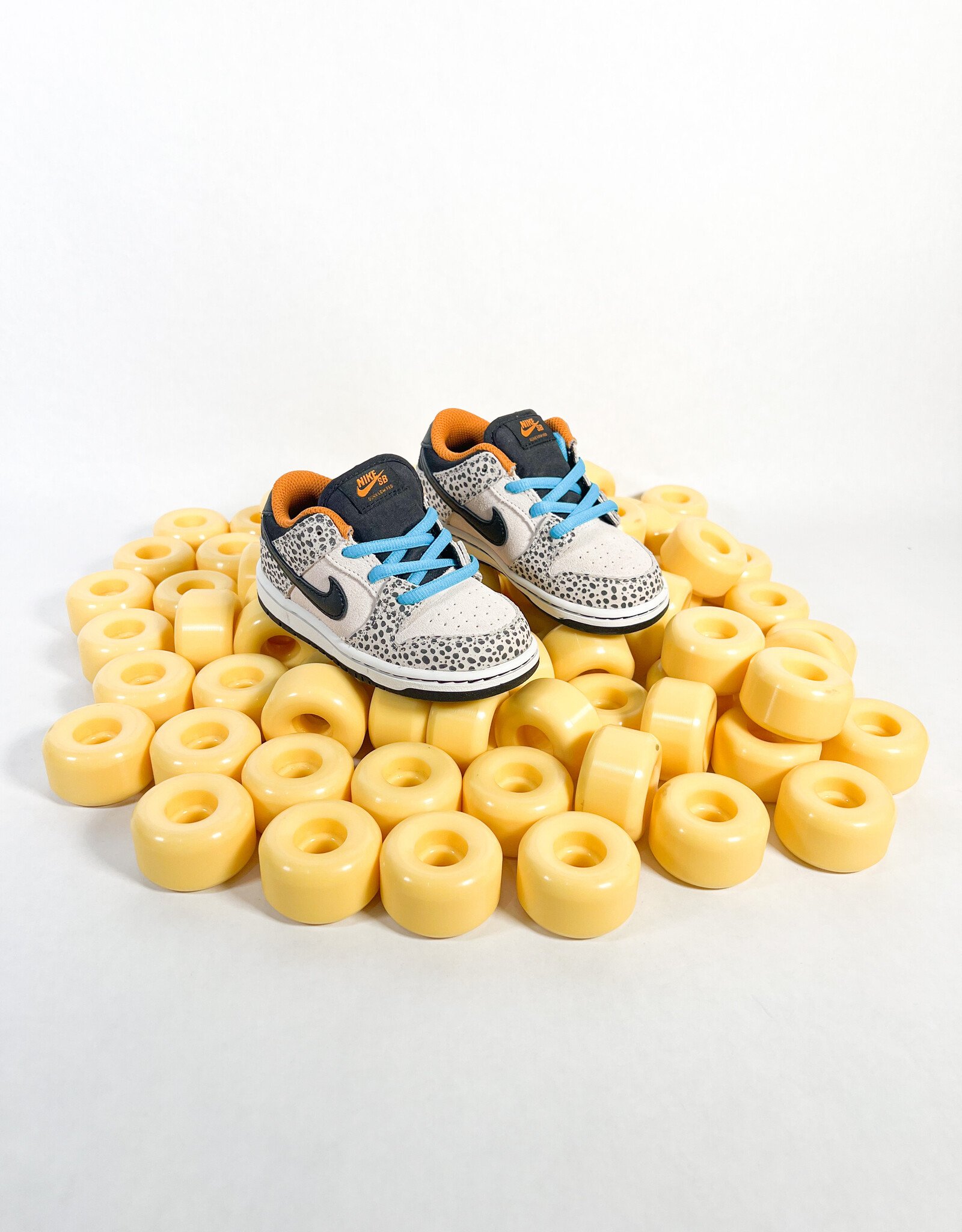 NIKE NIKE SB ELECTRIC PACK OLYMPIC SAFARI DUNK LOW PHANTOM BLACK / BLACK MONARCH TODDLER (TD)