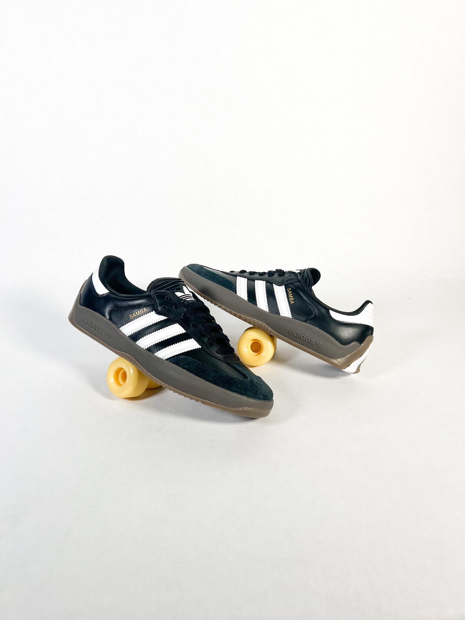 adidas SAMBA スノーボードブーツ ブラック/ホワイト adidas Samba ADV Shoes - White | Men's Skateboarding | adidas US