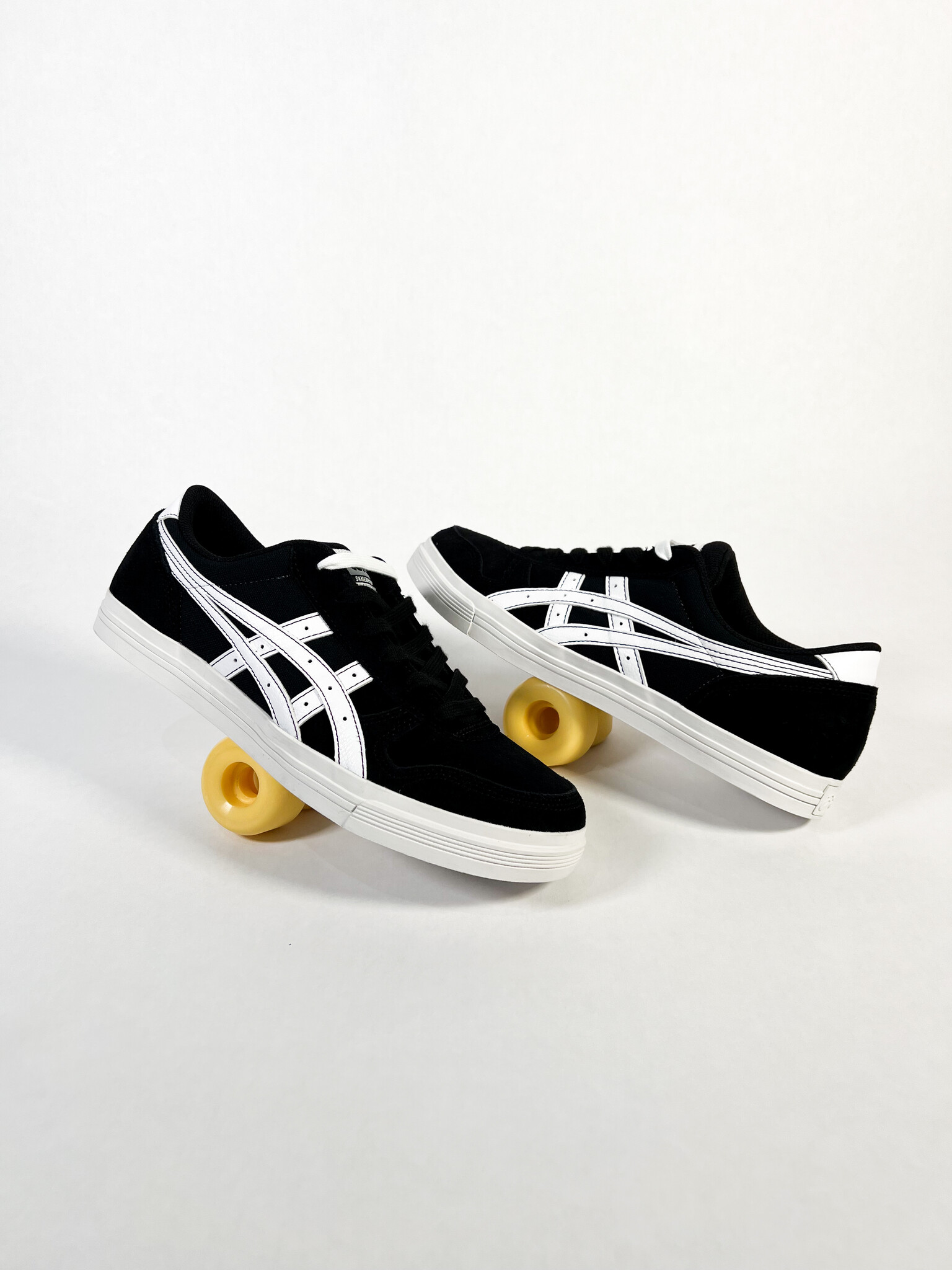 ASICS アシックス AARON 2.0 white/black UNISEX Asics Skateboarding Aaron Pro Black - White – Black Sheep
