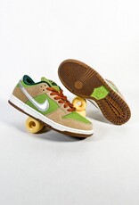 NIKE SB DUNK LOW - SESAME METALLIC/ SILVER PEAR