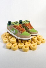 NIKE SB DUNK LOW - SESAME METALLIC/ SILVER PEAR