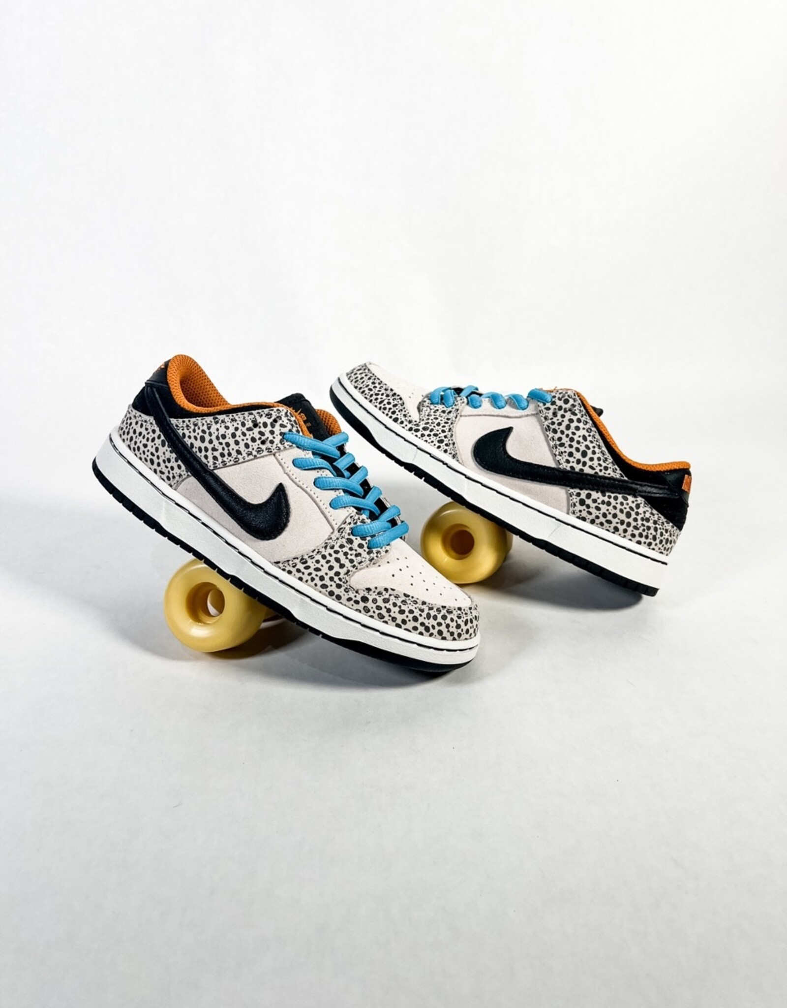 NIKE SB OLYMPIC SAFARI DUNK LOW PHNTOM BLACK / BLACK MONARCH NIKE SB OLYMPIC SAFARI DUNK LOW PHNTOM BLACK / BLACK MONARCH