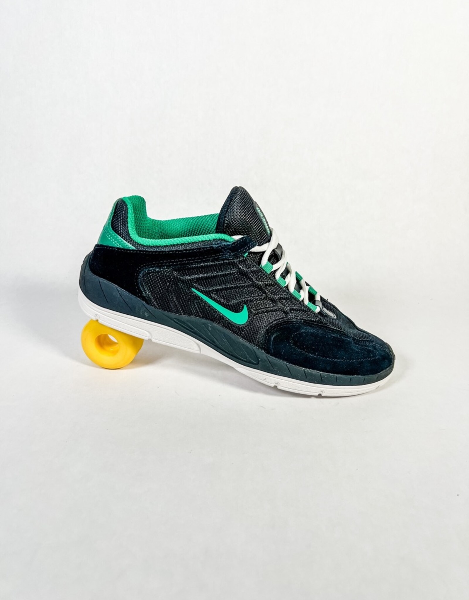 NIKE SB VERTEBRAE BLACK/MALACHITE-BLACK