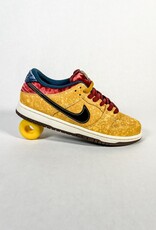 NIKE NIKE SB DUNK LOW PRO "CITY OF CINEMA" - CELESTIAL GOLD/BLACK