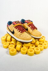 NIKE NIKE SB DUNK LOW PRO "CITY OF CINEMA" - CELESTIAL GOLD/BLACK